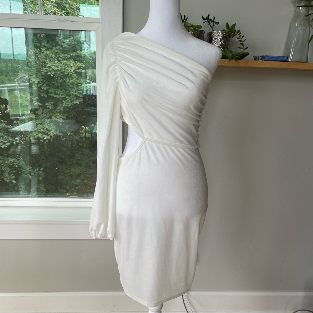 Simplee Ivory Cream Velvet One Shoulder Cut Out Mini Party Holiday Dress Small - Picture 4 of 10